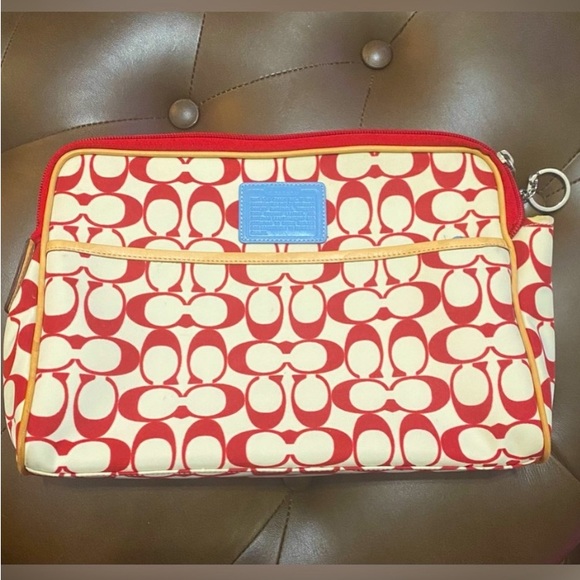 Other Nwot Coach Tablet Holder With Faux Pearl Zipper Pull Outside